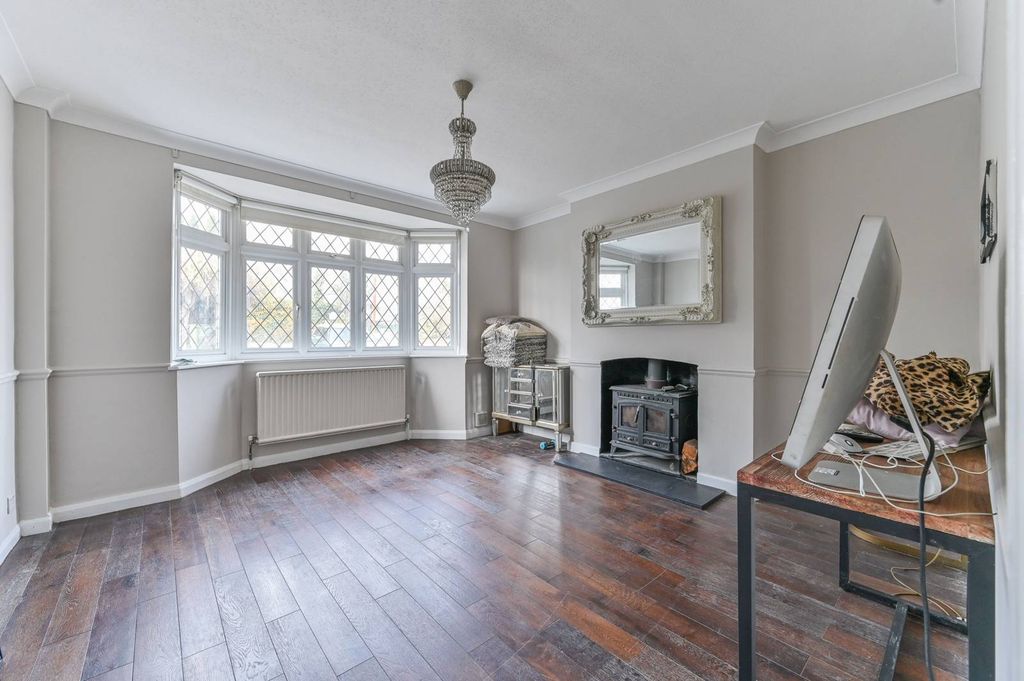 Property photo 2 of 16