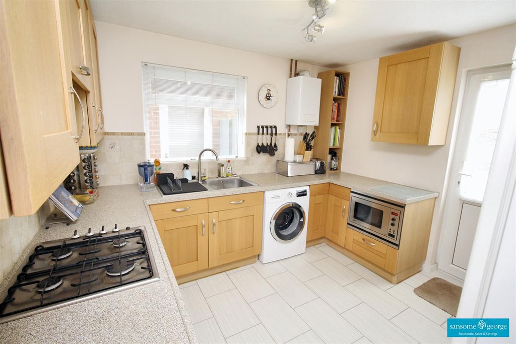 Property photo 2 of 16 Kitchen