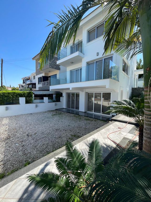 Property photo 1 of 37