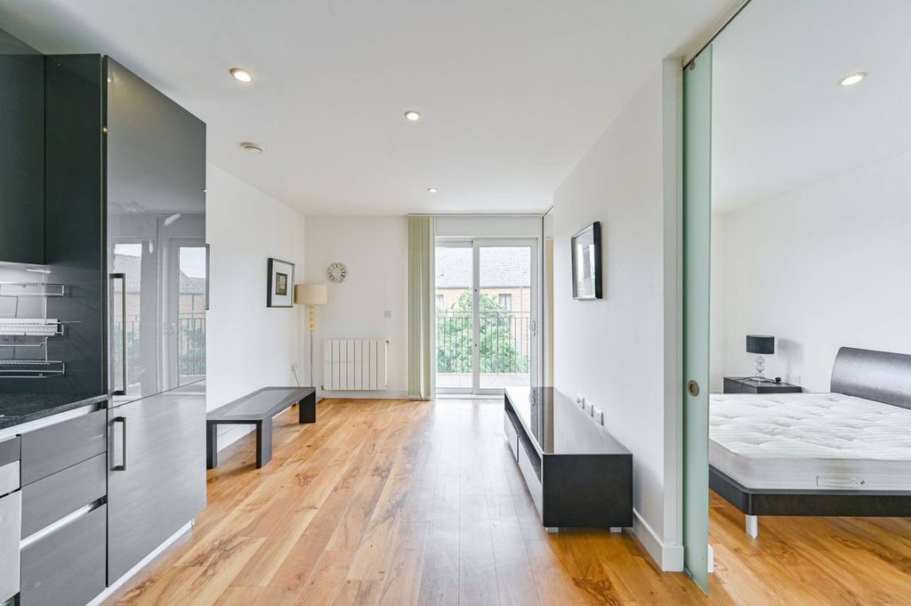 Property photo 1 of 9