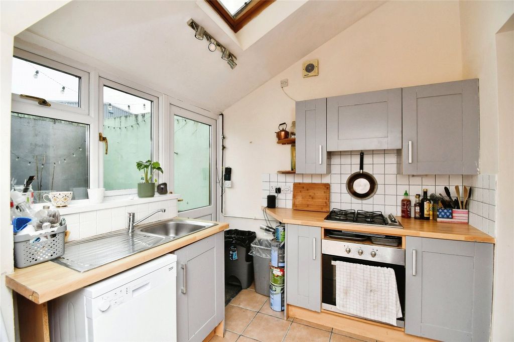 Property photo 3 of 15 Picture No. 02