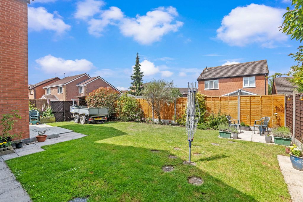 Property photo 2 of 16