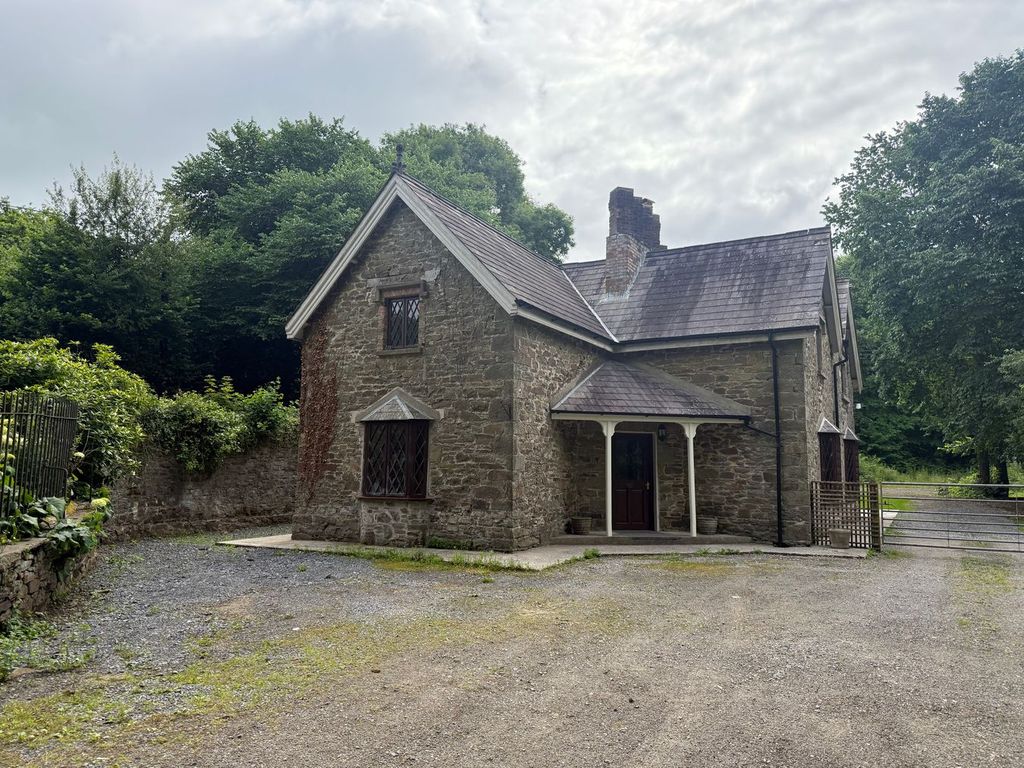 Property photo 1 of 18