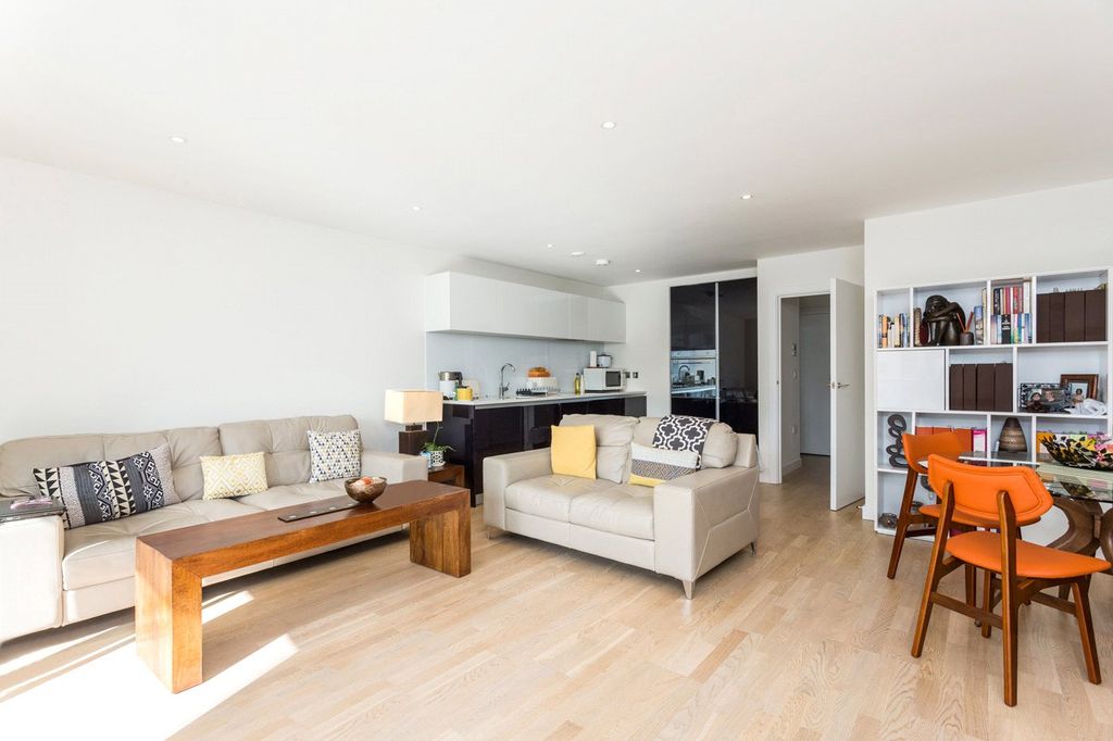 Property photo 2 of 11