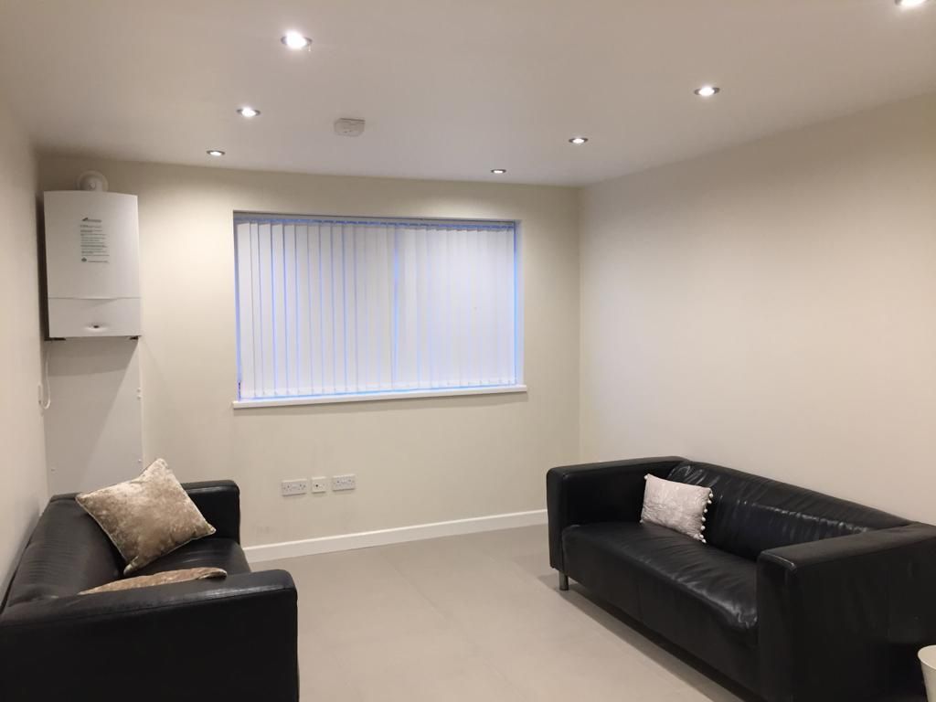 Property photo 1 of 18 Lounge