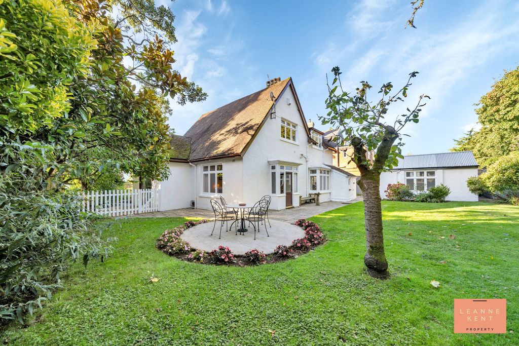Property photo 1 of 51