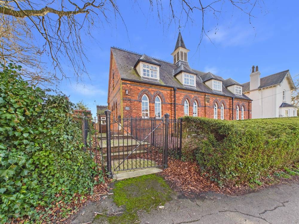 Property photo 2 of 20