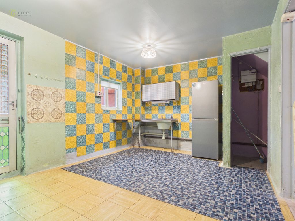 Property photo 3 of 27 Cam01332G0Pr0690Still005