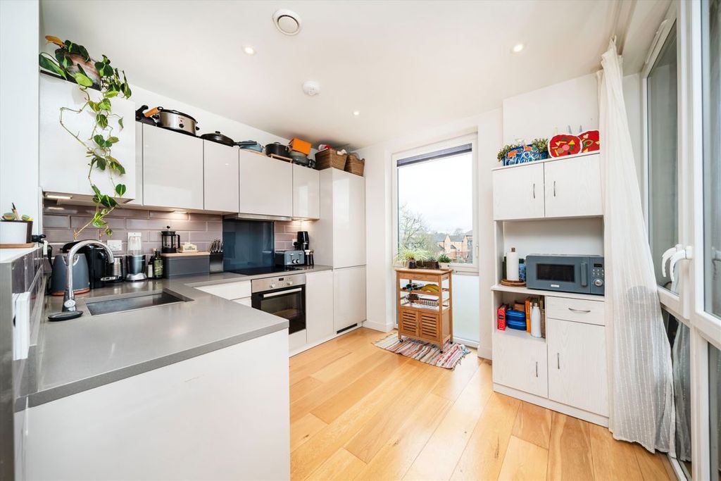 Property photo 3 of 8