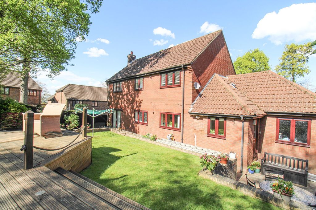 Property photo 1 of 25