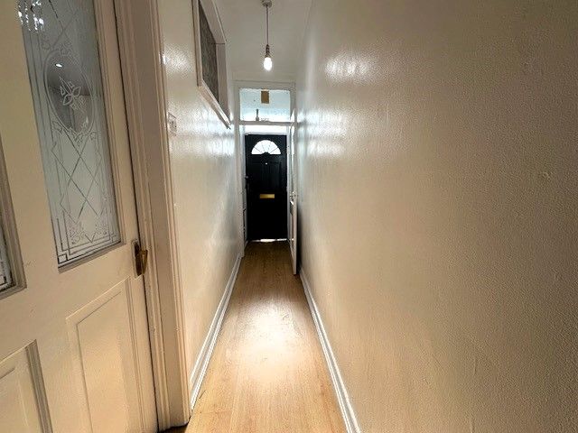 Property photo 3 of 18 Hallway
