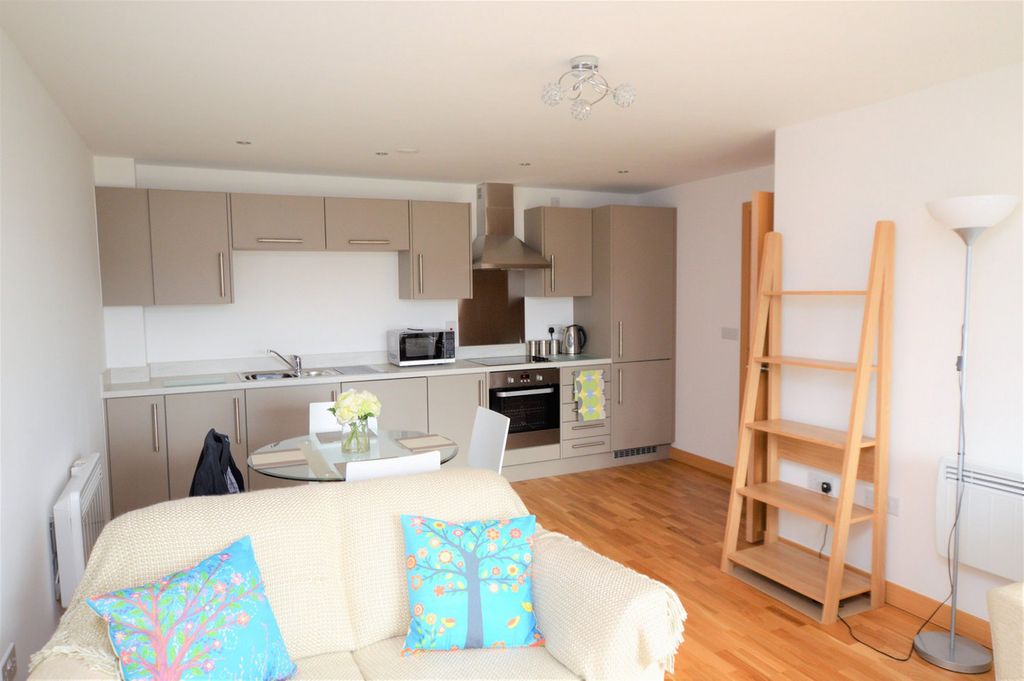 Property photo 3 of 10