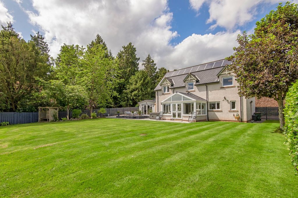 Property photo 3 of 31