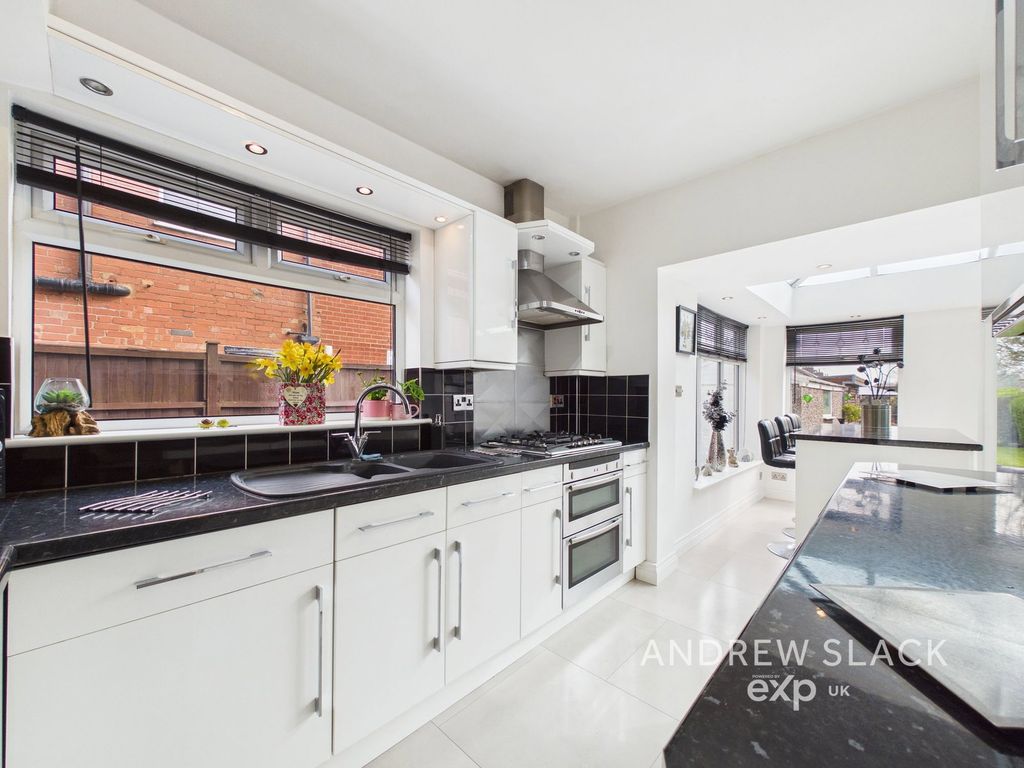 Property photo 2 of 35