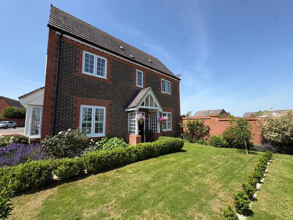 Property photo 1 of 11 External View