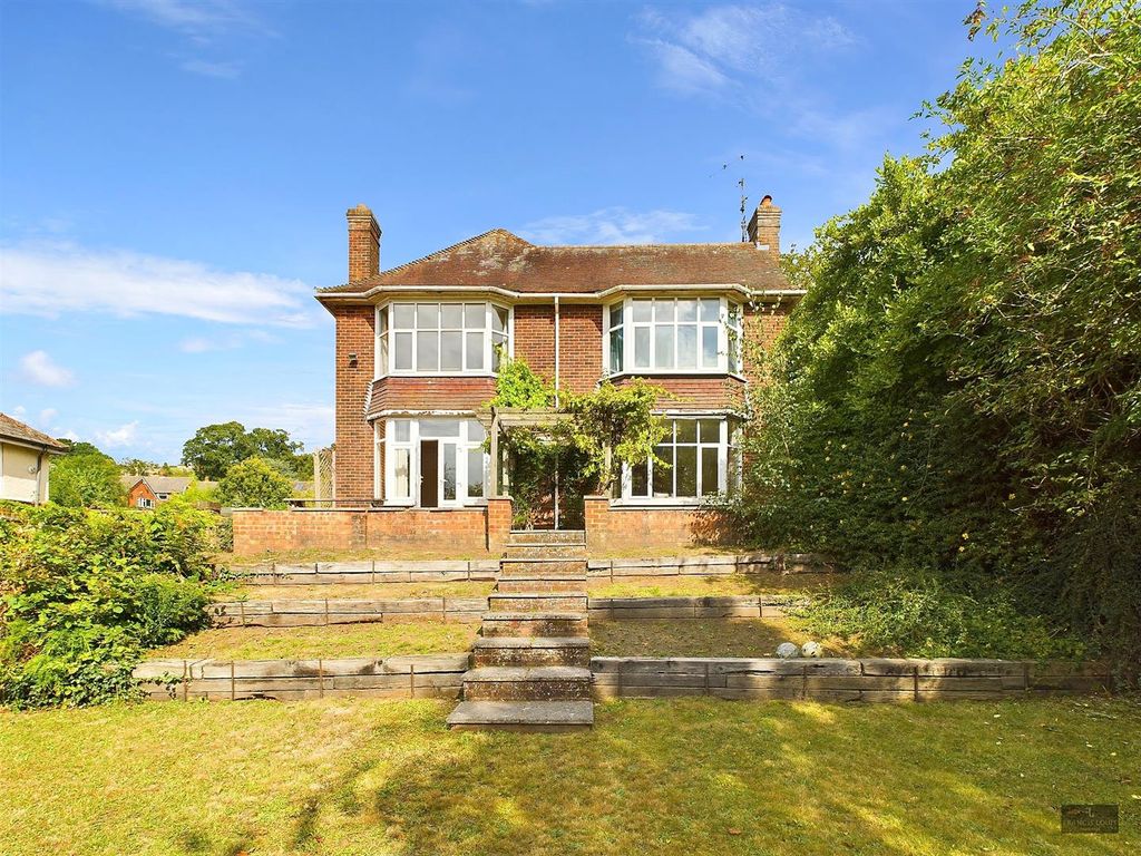 Property photo 1 of 18 Cam02887G0-Pr0245-Still017.Jpg