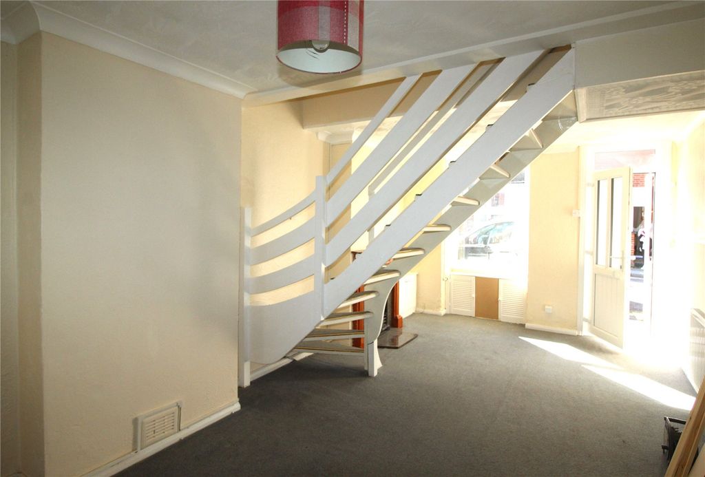 Property photo 2 of 9 Picture No. 15