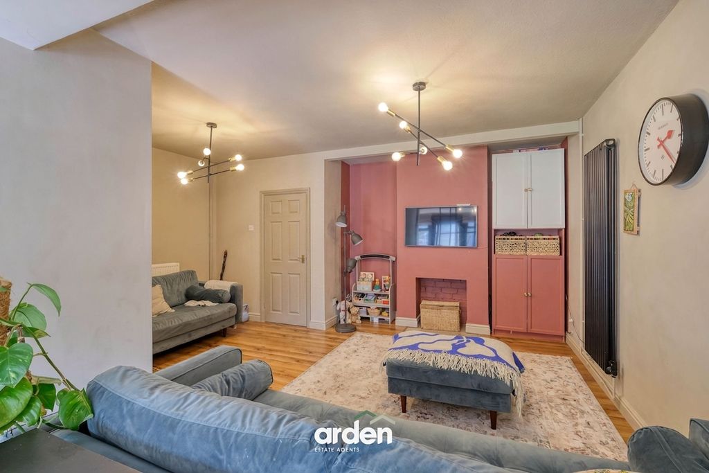 Property photo 2 of 19