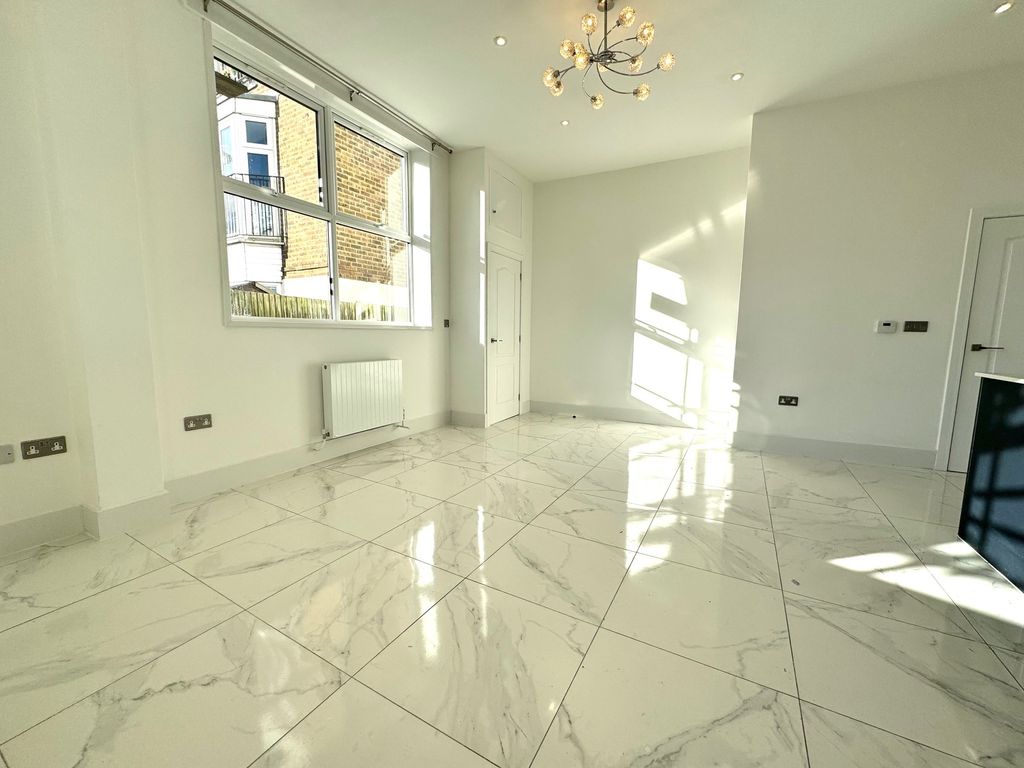 Property photo 3 of 9 Living Room