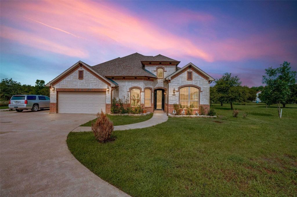 Property photo 1 of 31
