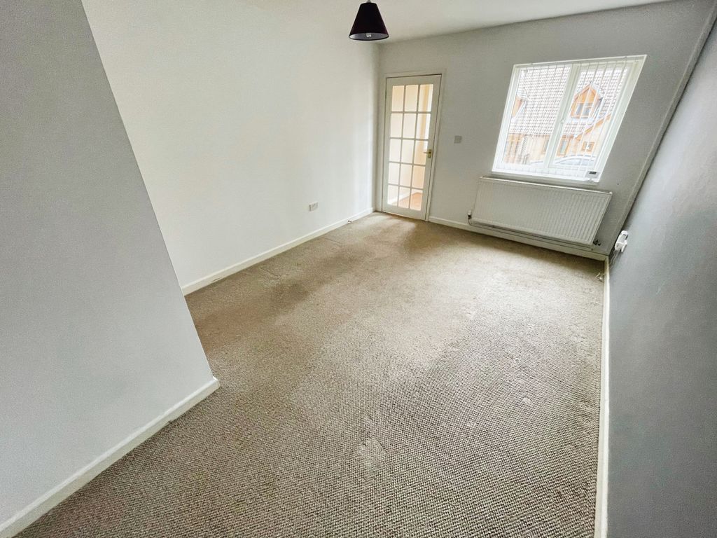 Additional image 5 of 4 bed property to rentHawthorn Glade, Abertillery NP13