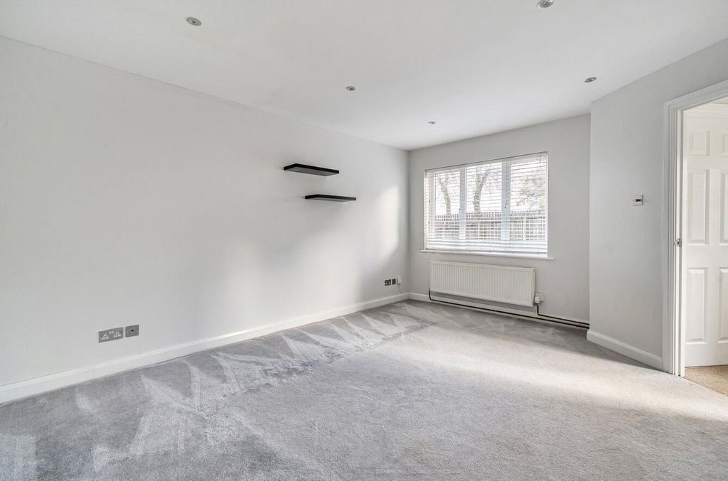 Property photo 3 of 15 Picture No. 33