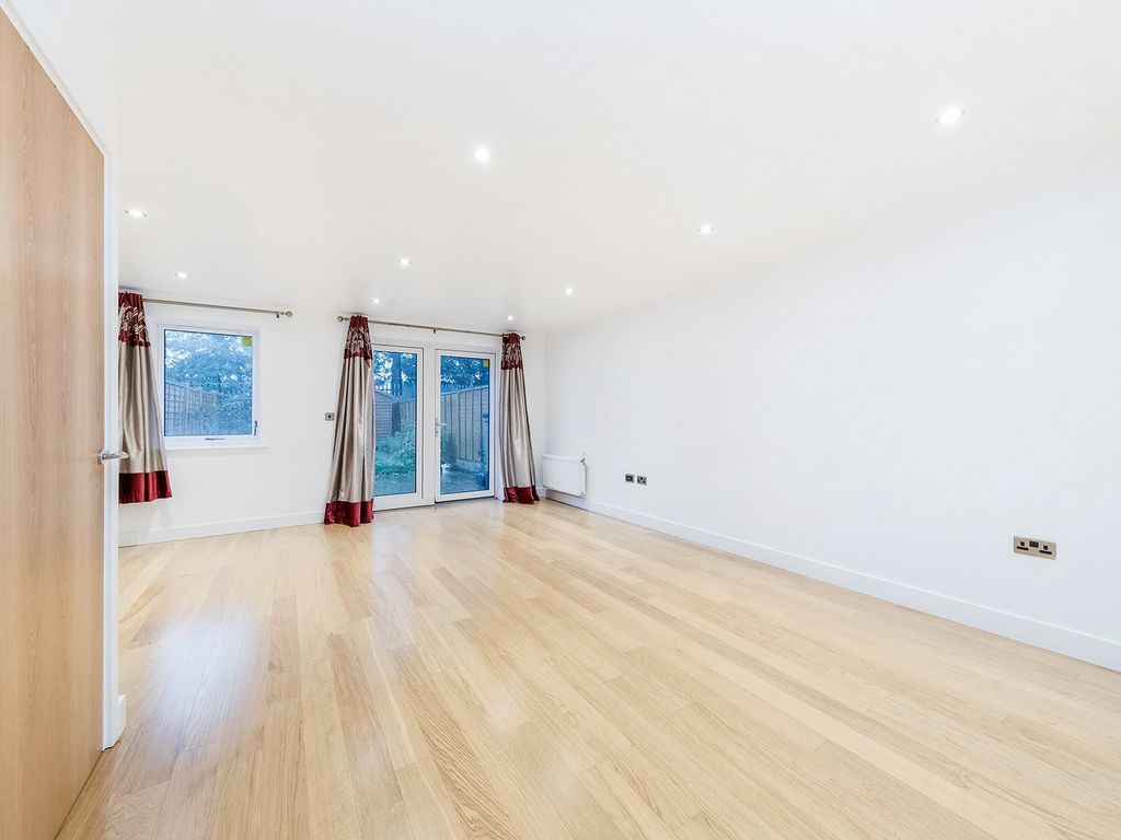 Property photo 1 of 16 Fairthorn Road