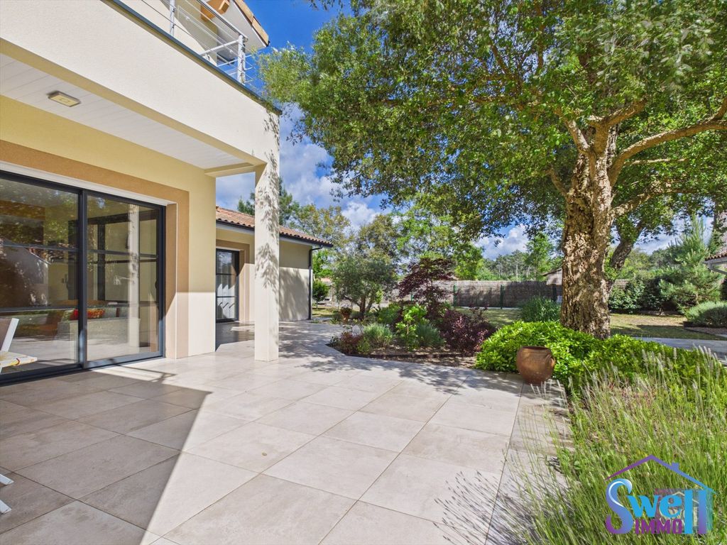 Property photo 1 of 23 5-Bedroom Villa From 2020 Of 159m² On The Ground, Outbuilding, Wooded Garden
