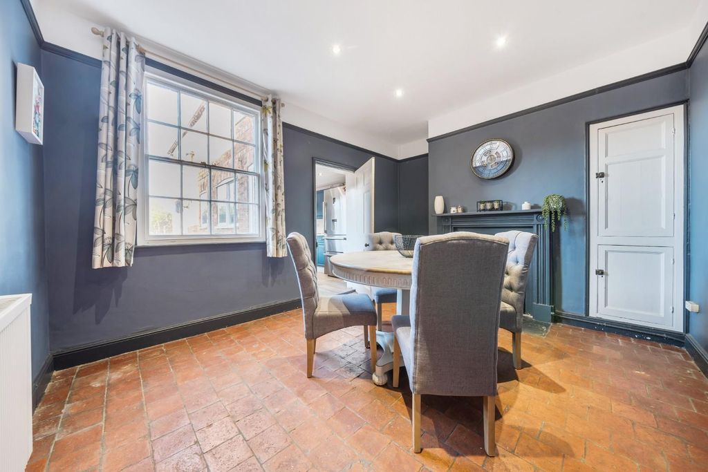 Property photo 3 of 20 Dining Room.Jpg