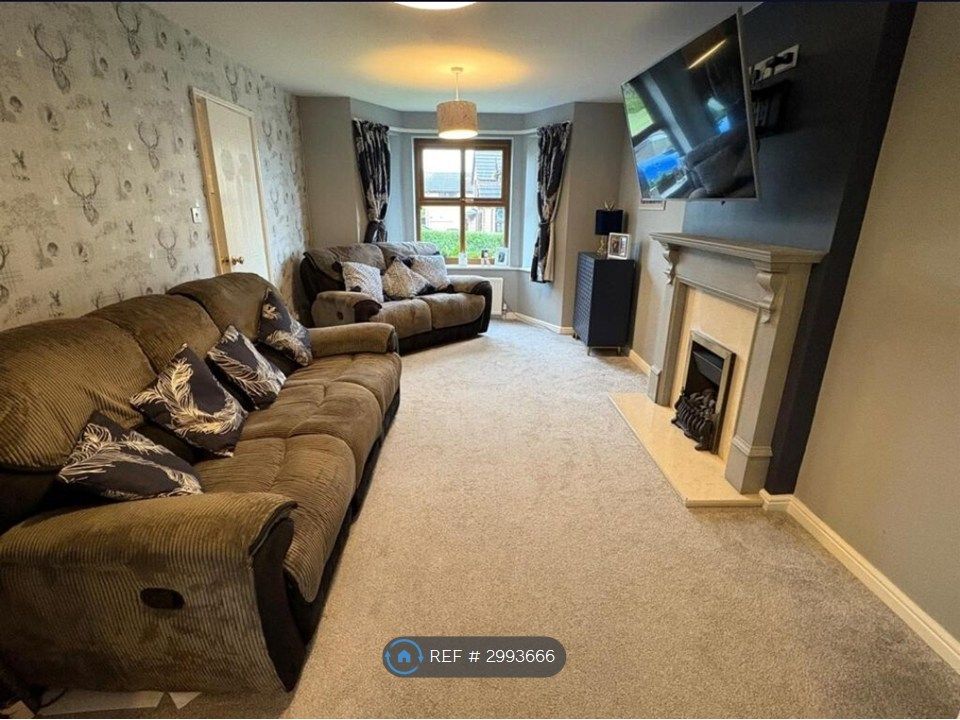 Property photo 2 of 24 Living Room