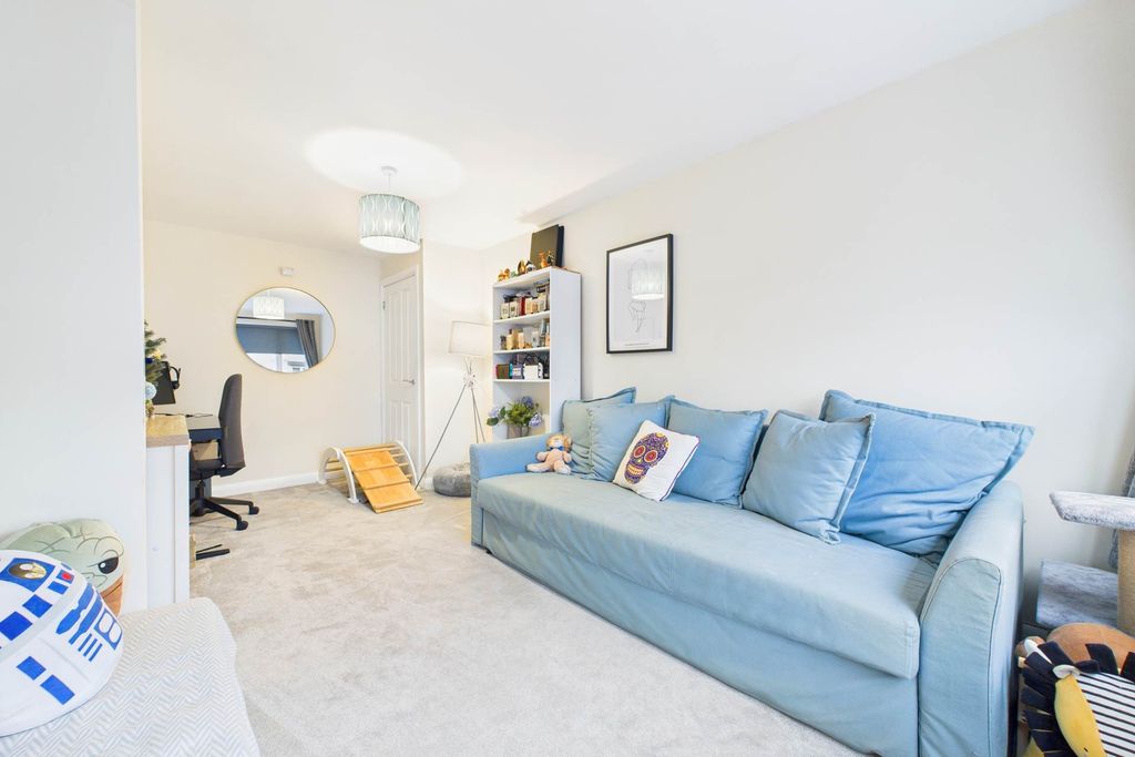 Property photo 2 of 21