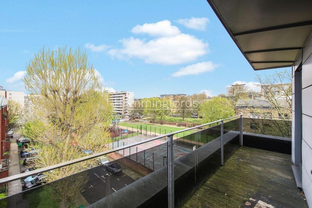 Property photo 2 of 15 Flat 15, Lambros House - Dgcnydkrqgmwnxrlxghu.Jpg