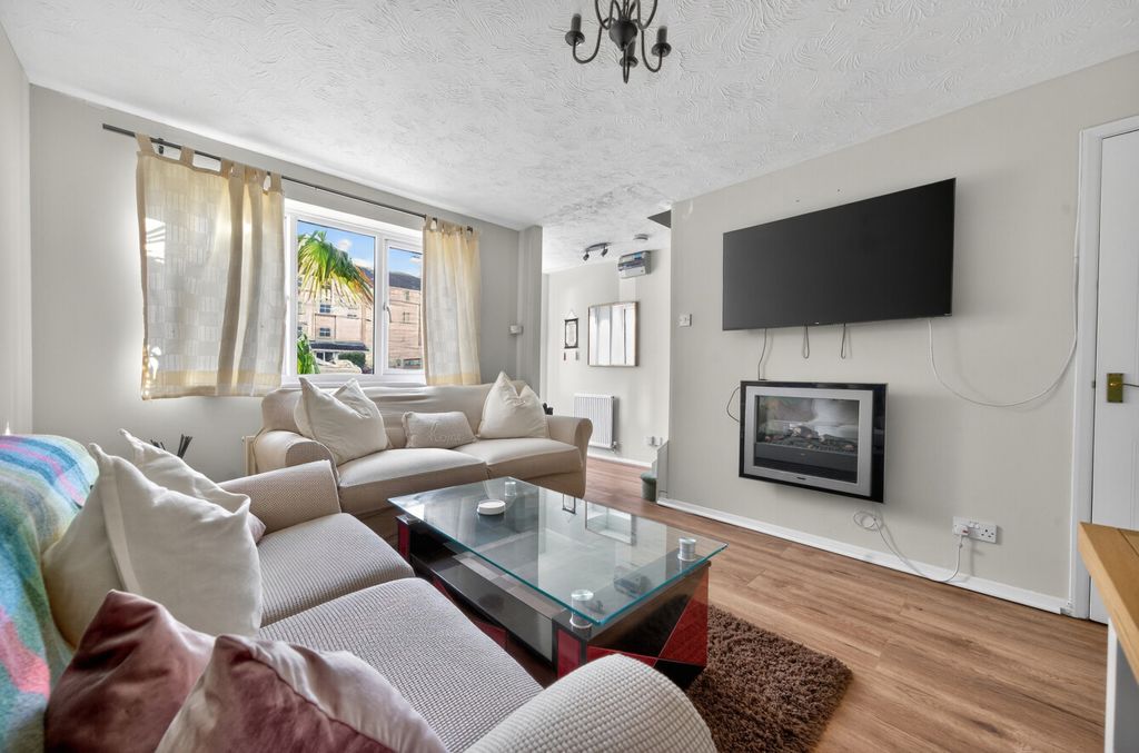 Property photo 2 of 17 1431796-10-69c42B...