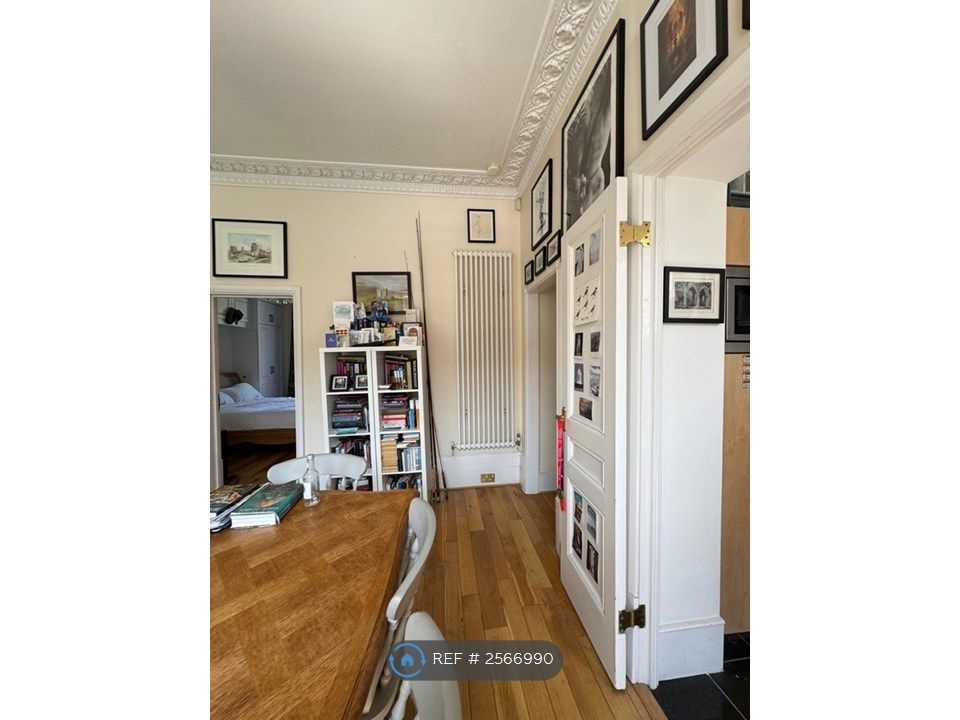 Property photo 3 of 17 Living Room