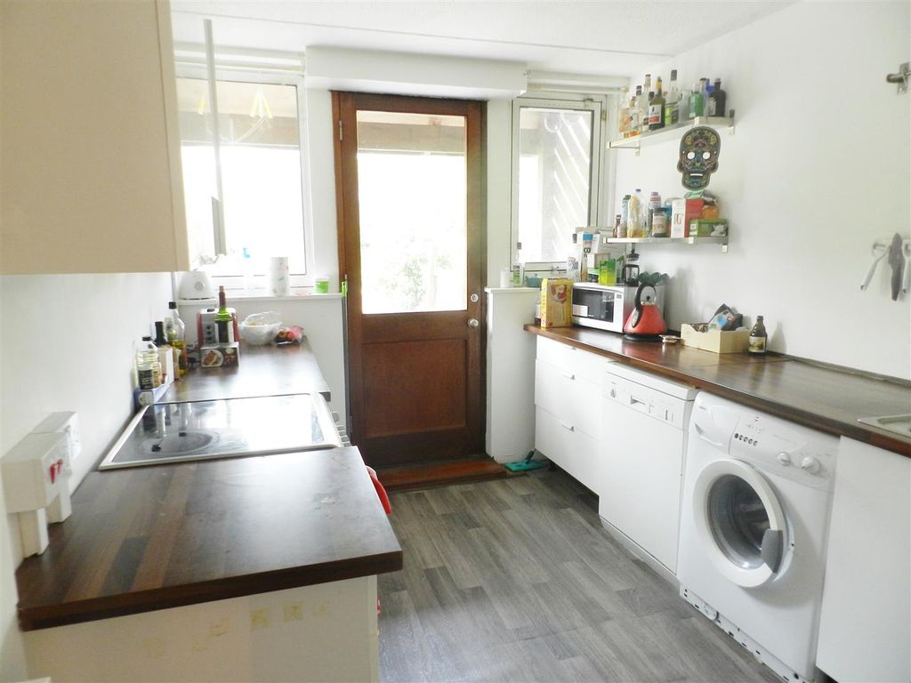 Property photo 3 of 9 020.Jpg