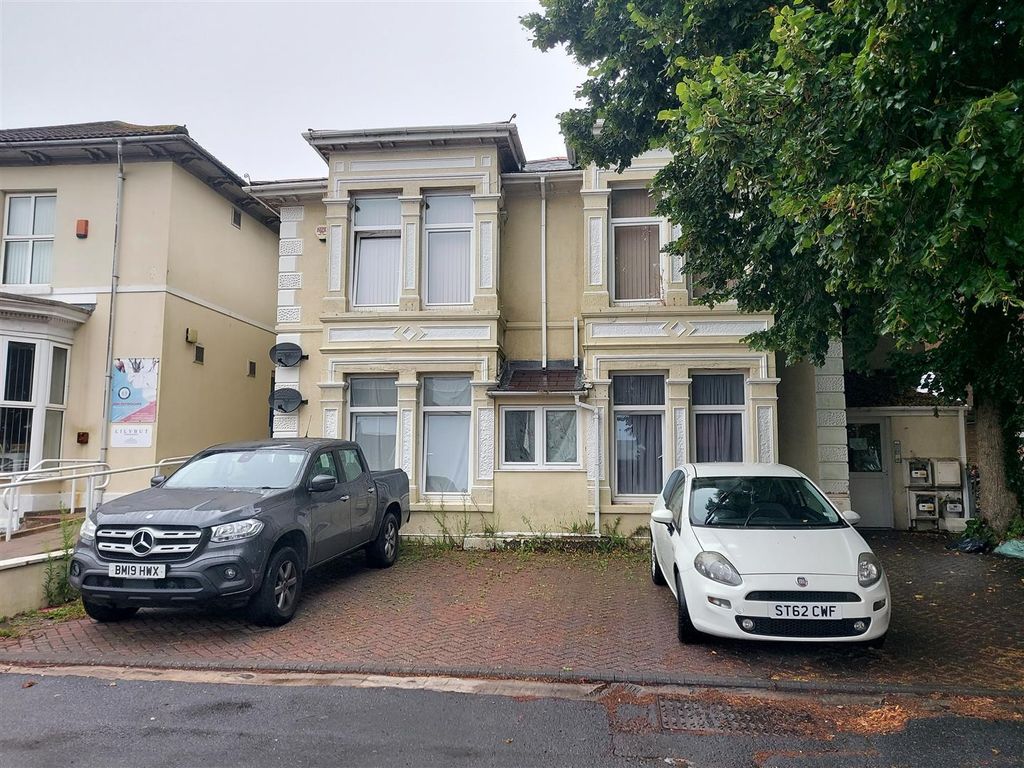 Property photo 1 of 8 Flat 4.Jpg