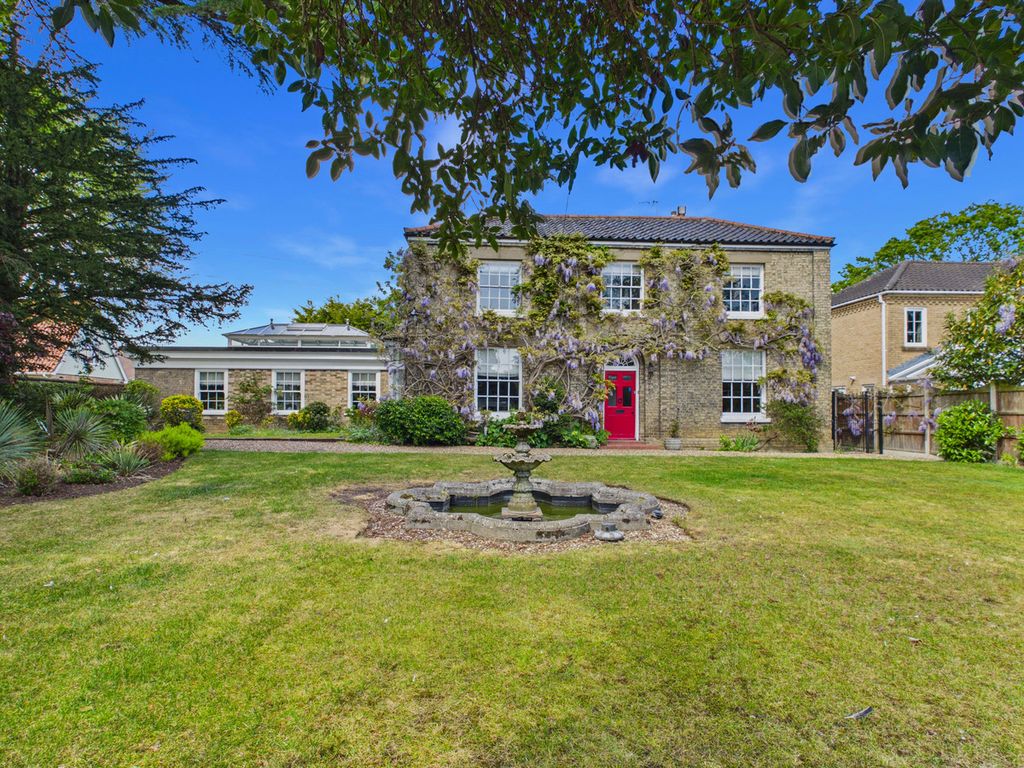 Property photo 1 of 32