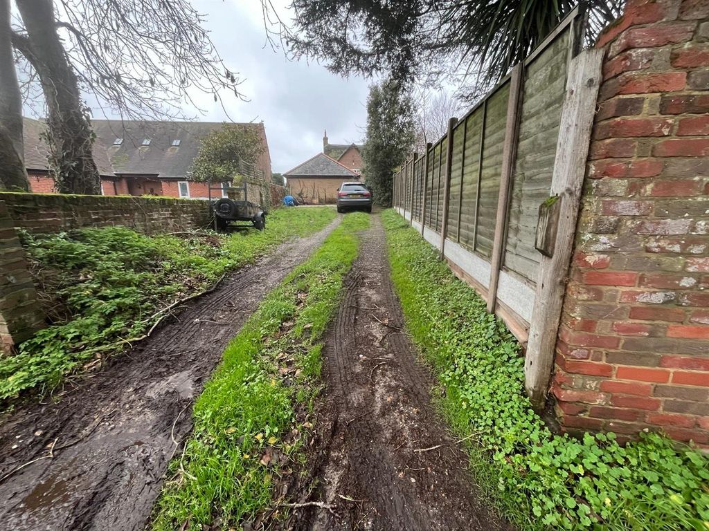 Property photo 1 of 9 Photo_No_Exif.Jpg