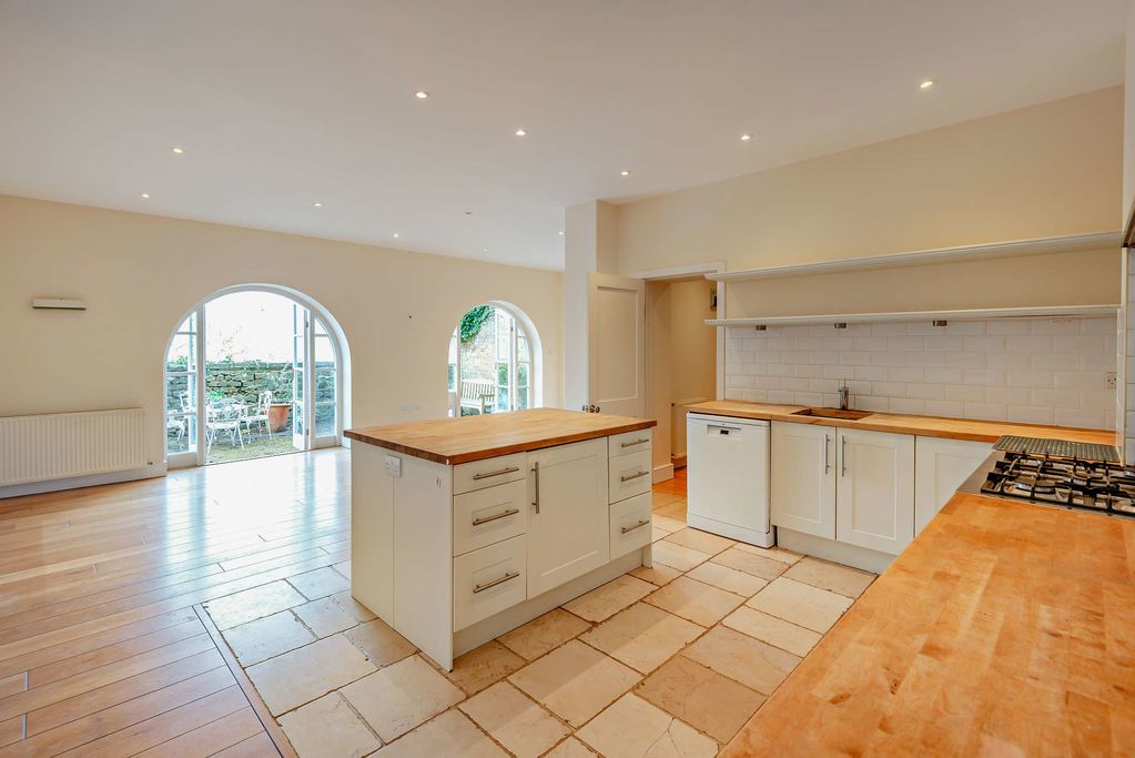 Property photo 3 of 41 Photo 31