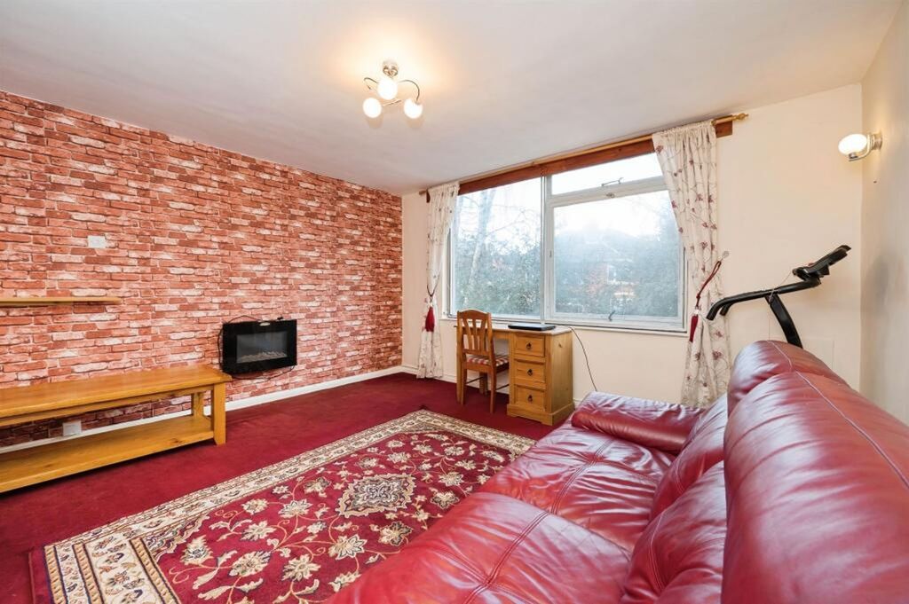 Property photo 3 of 11