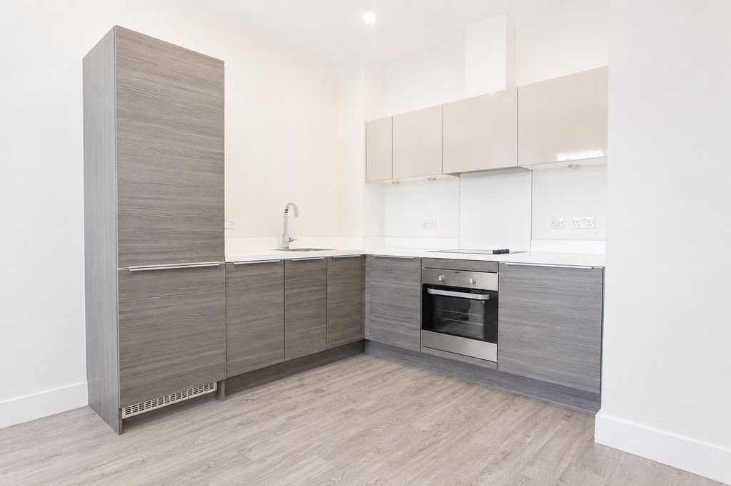 Property photo 2 of 7 Sleek Modern Kitchen With High-End Appliances...
