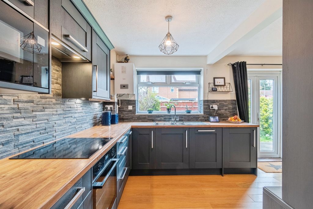 Property photo 3 of 20