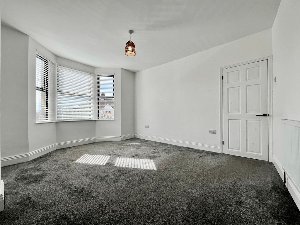 Property photo 3 of 25