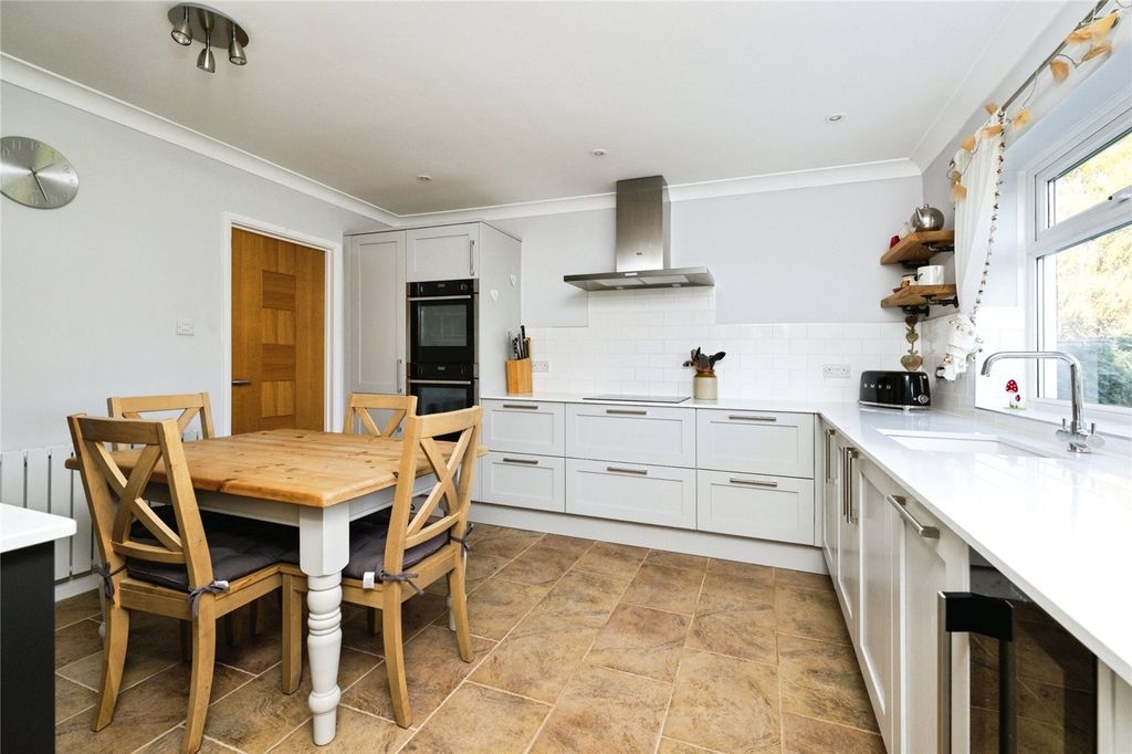 Property photo 3 of 22 Picture No. 13