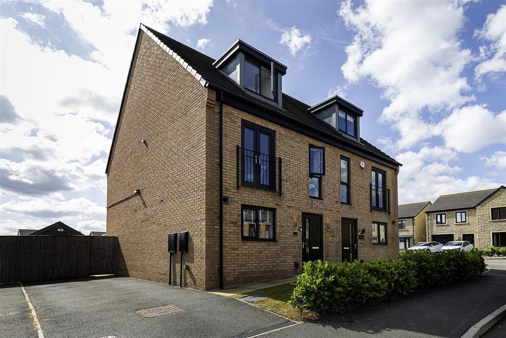 Property photo 1 of 35
