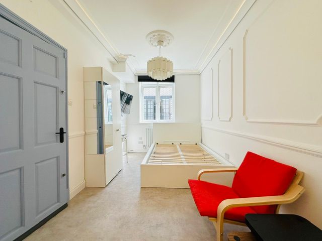 Property photo 2 of 8