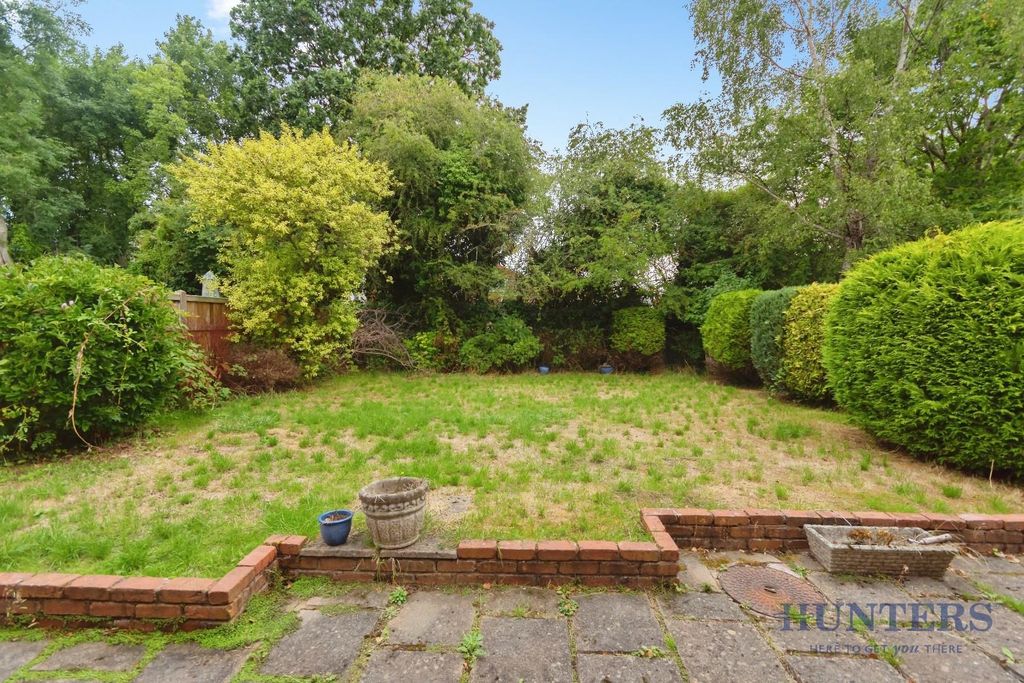 Property photo 3 of 27 Garden