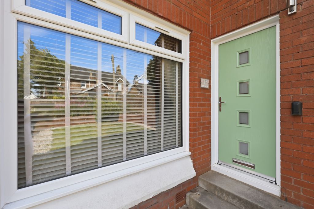 Property photo 2 of 40