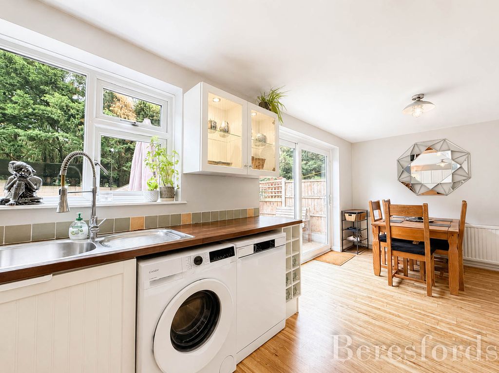 Property photo 3 of 15 Picture No. 04