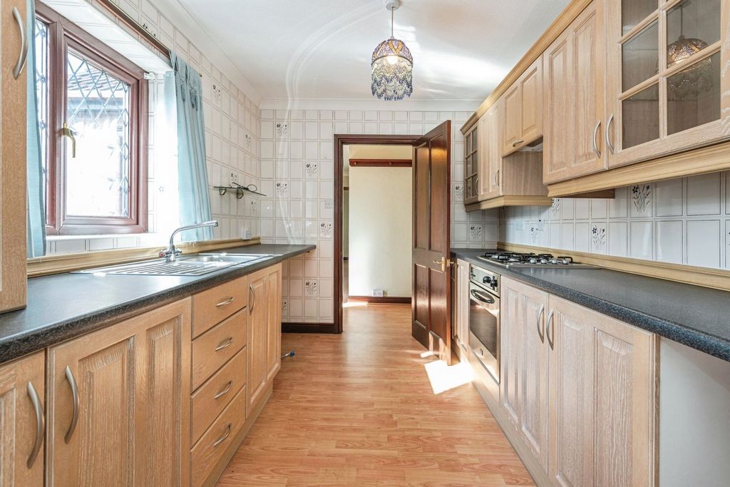 Property photo 2 of 18
